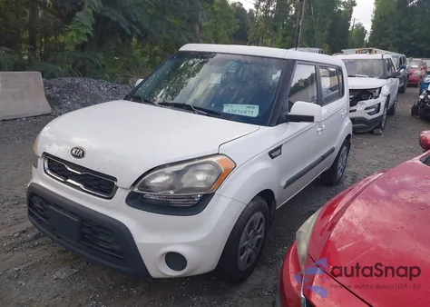 2013 Kia Soul z USA, uszkodzony, nr VIN KNDJT2A5XD7570537